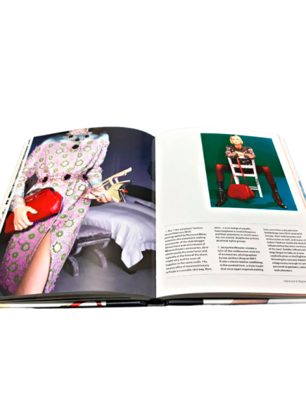 Vogue essentials: Handbags - Image 3