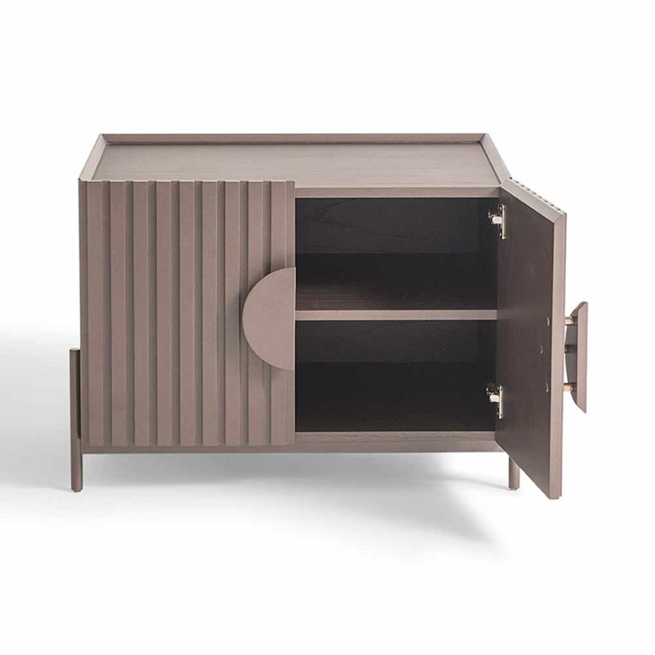 Mesa de Cabeceira Hunt com Portas (Sob Encomenda)