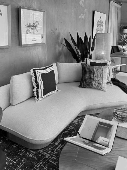 Sofa Linee Base Madeira (Pronta-Entrega) – VENDIDO - Image 1